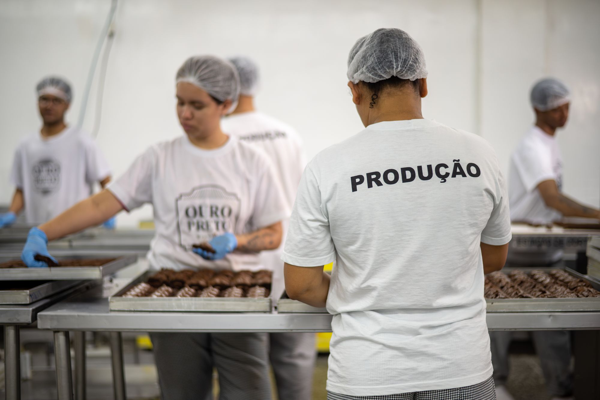 Redução de jornada para 40 horas aumentará custos e reduzirá produtividade, diz estudo da CNI