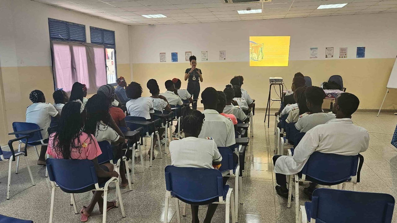alunos em sala de aula