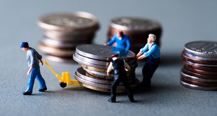 imagem de moedas e trabalhadores representando contribuição social