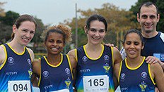 Medalhista paralímpica Adria Santos leva ouro com revezamento nos Jogos Nacionais do SESI