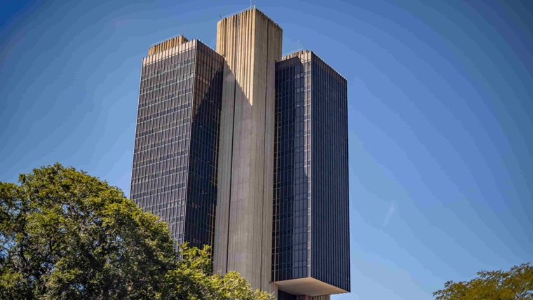 Manutenção da Selic em 15% ignora sinais da economia, critica CNI