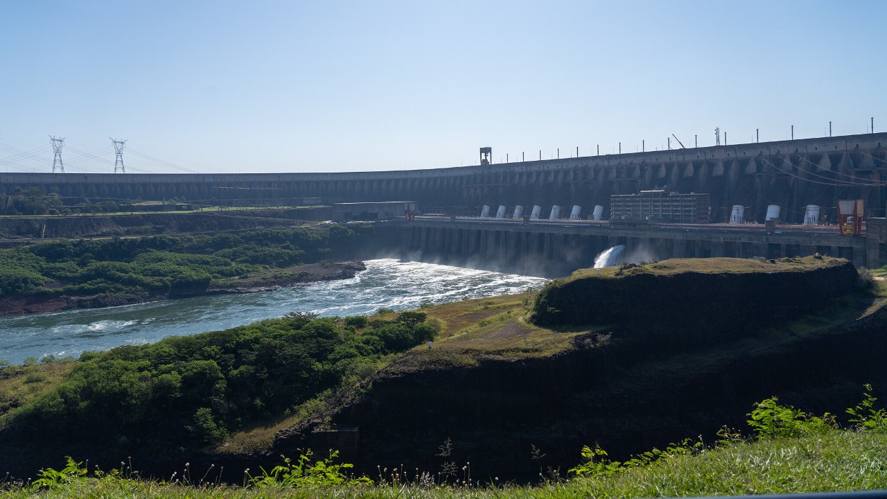 Por que a energia está tão cara e como reduzir seu custo?