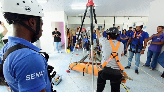 SESI-SP seleciona artistas para 2026 e SENAI-BA oferece mais de 1 mil bolsas em cursos técnicos