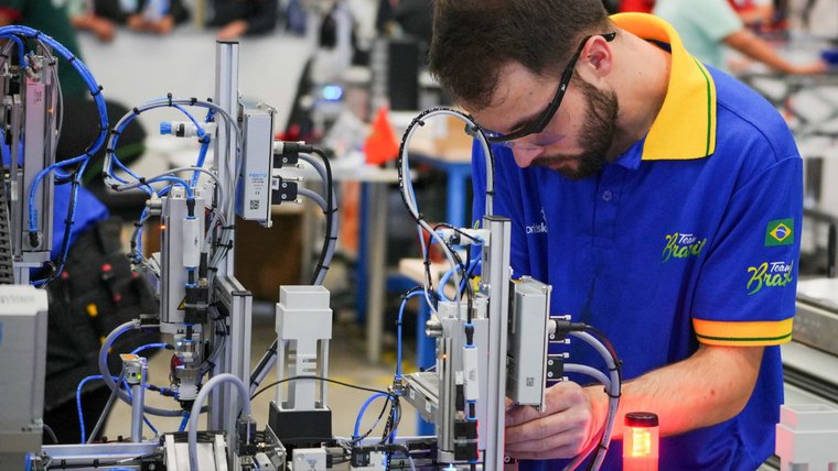 SENAI abre mais de 285 mil vagas para cursos pagos e gratuitos em todo o país