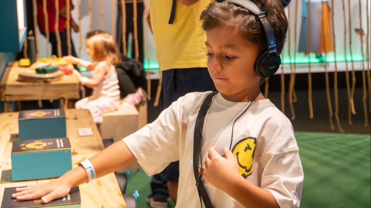 Sucesso de público, exposição Palavra Cantada é estendida até 24 de maio