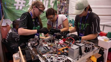 Ensino de robótica nas escolas impulsiona jovens para Engenharias