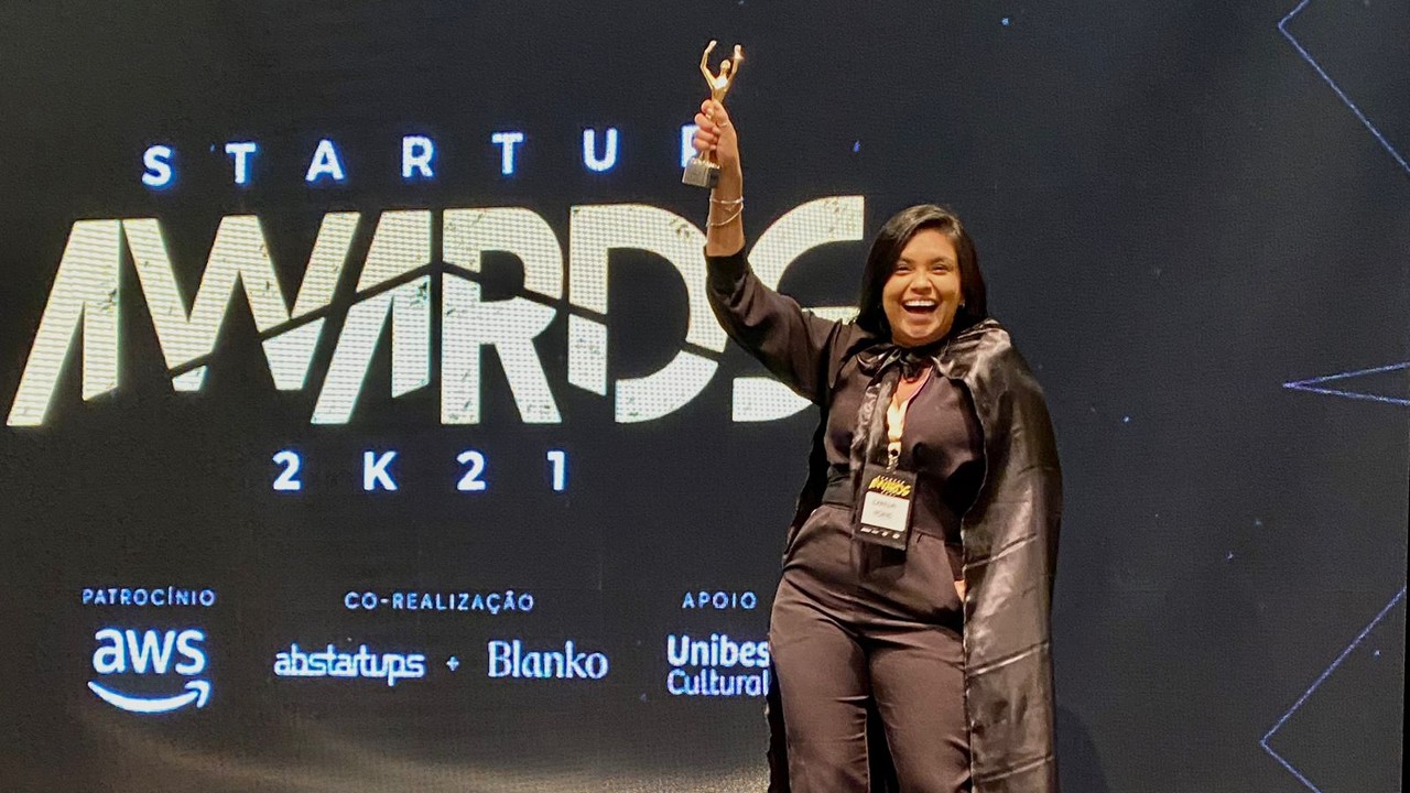 Heroína do Ano: gestora do SENAI Ceará ganha prêmio da Startup Awards 2021