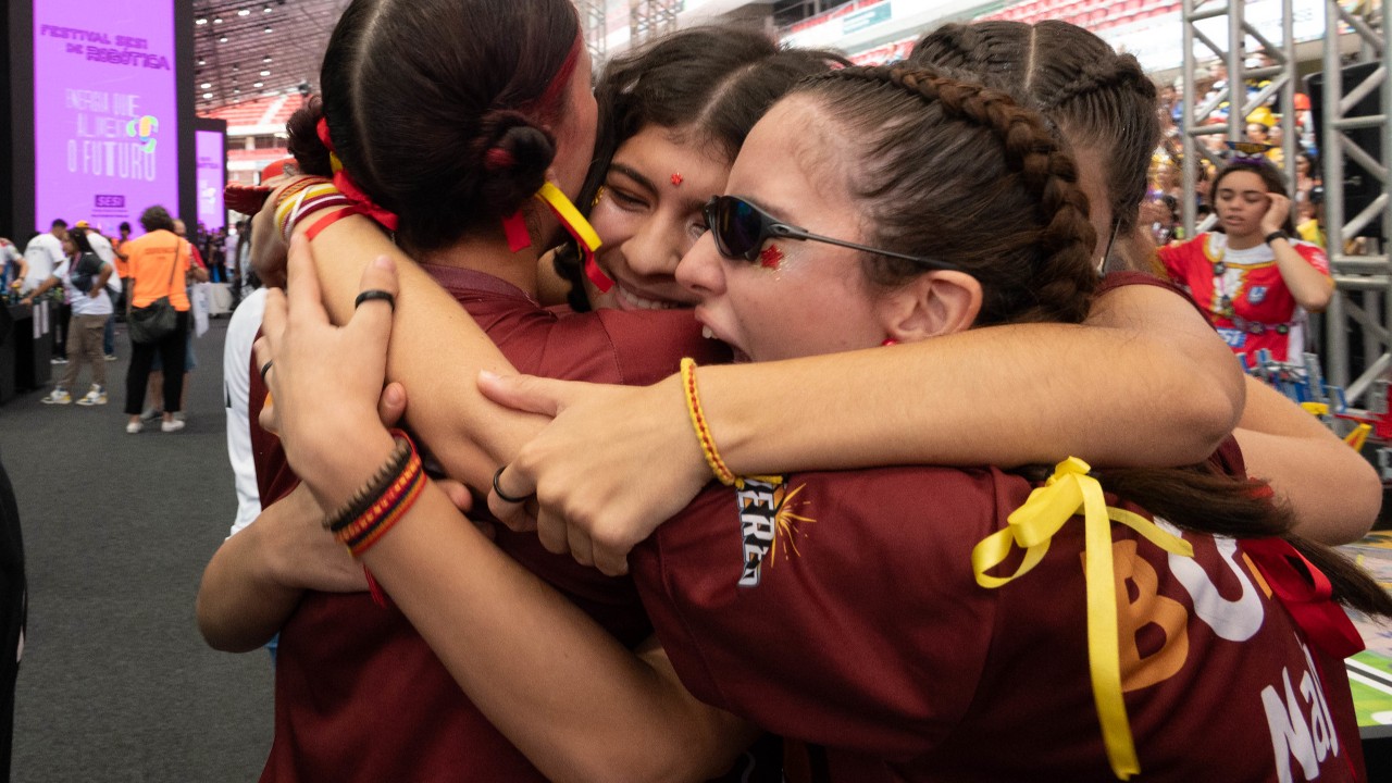 Equipe de robótica do Campus Patrocínio conquista 2º lugar em torneio  internacional