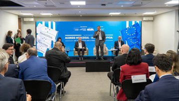 Imagem de destaque da notícia: BNDES vai destinar R$ 10 bi para indústria 4.0 e bens de capital verde