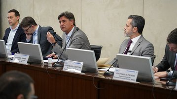 Monitorar políticas públicas industriais é o caminho para a inovação, avaliam especialistas