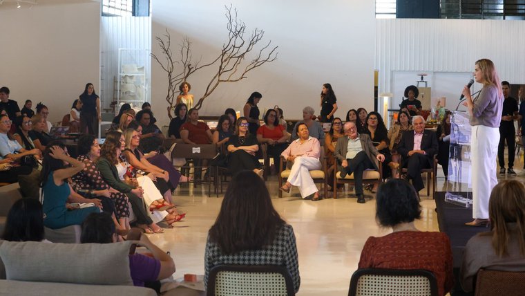 FIBRA lança programas para fortalecer liderança feminina na indústria