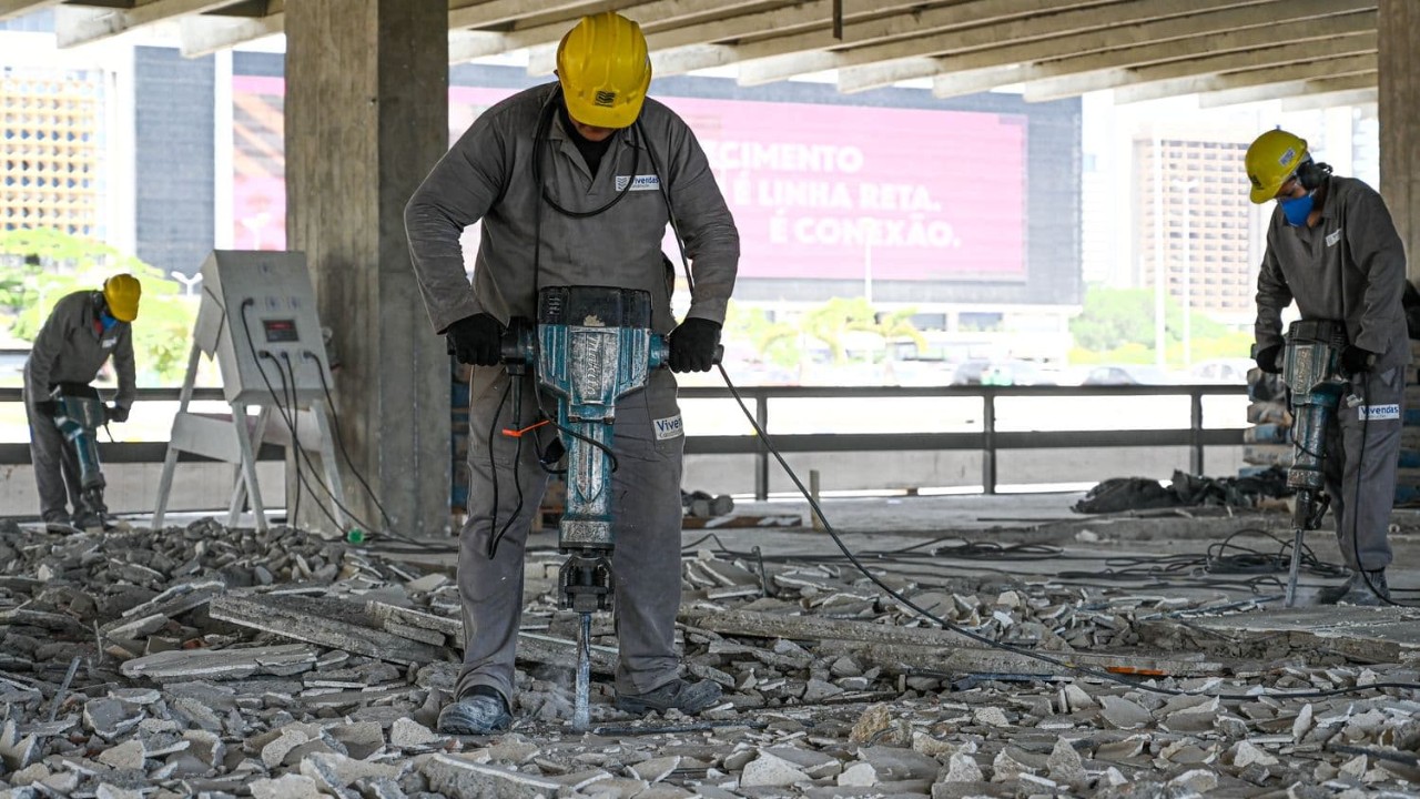 Indústria da construção tem o pior agosto em 9 anos