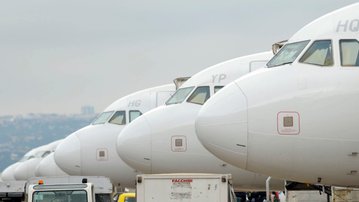 Movimentação de carga aérea cai 48% em abril na comparação com mesmo mês de 2019