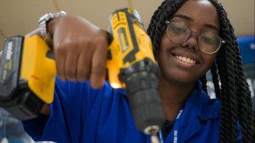 Nove em cada 10 jovens aprendizes do SENAI conseguem emprego