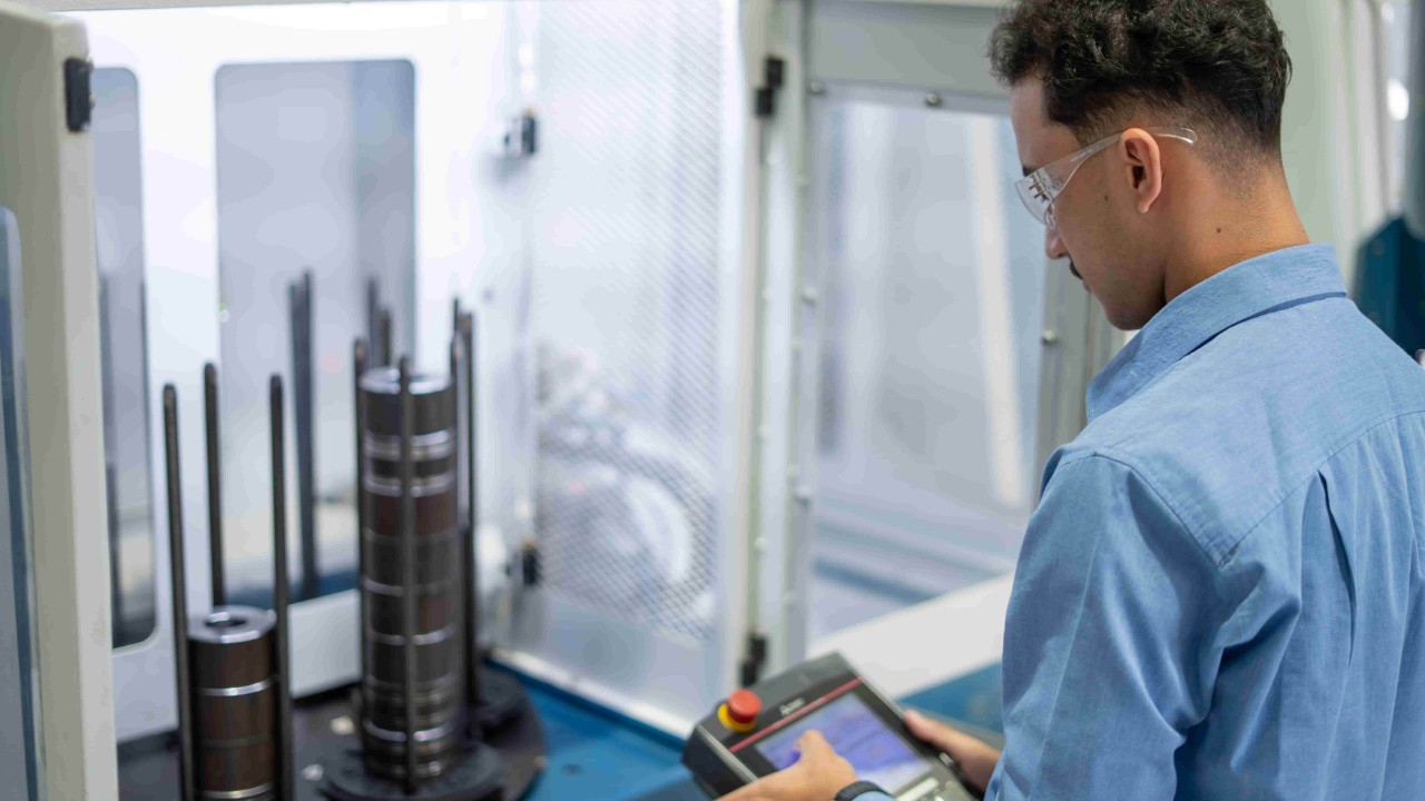 Diploma do SENAI contribui para salários até 10% maiores na indústria