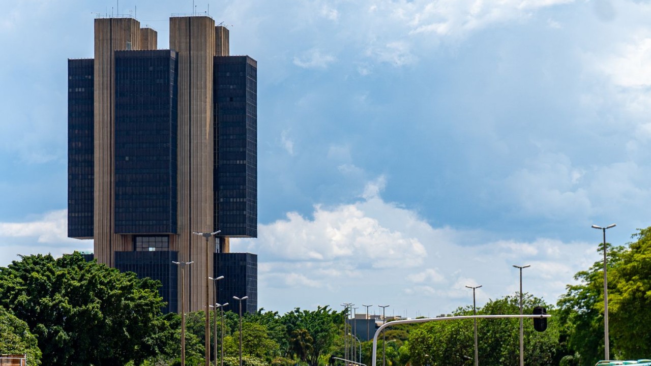 Manutenção de taxa de juros estratosférica é injustificada e agrava sufoco da indústria, alerta CNI
