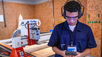 IEL oferta mais de 1,7 mil vagas de estágio com bolsas de até R$ 2 mil