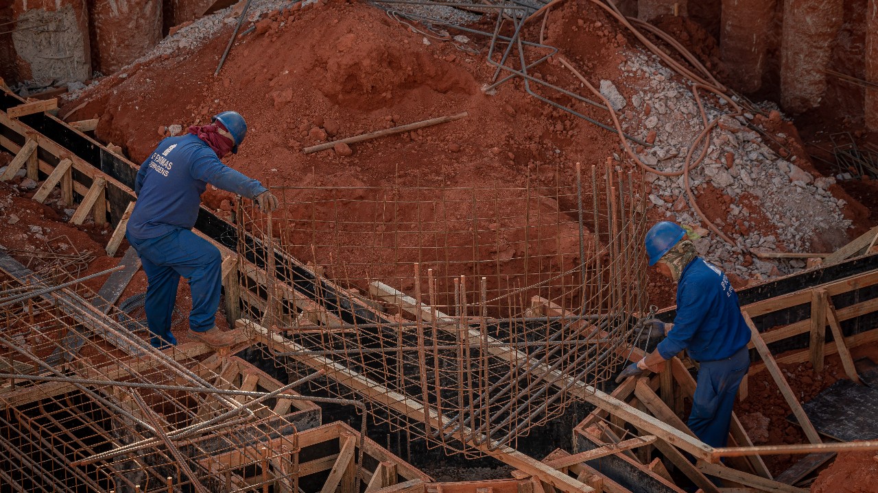 Imagem de destaque da notícia: Construção registra elevada expansão da atividade e do emprego