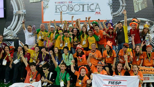 Equipes campeãs do Torneio de Robótica vão participar de disputa internacional