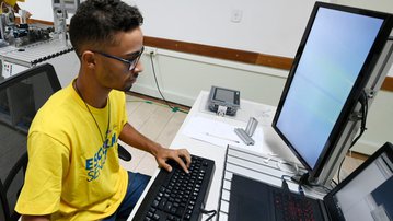 Entre o futebol e a programação, jovem escolheu representar o Brasil na WorldSkills
