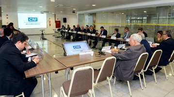 Conselho de Infraestrutura da CNI debate propostas de mudança para geração distribuída de energia