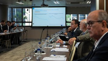 Leia mais CNI cobra urgência na redução do Custo Brasil, que retira 20% do PIB