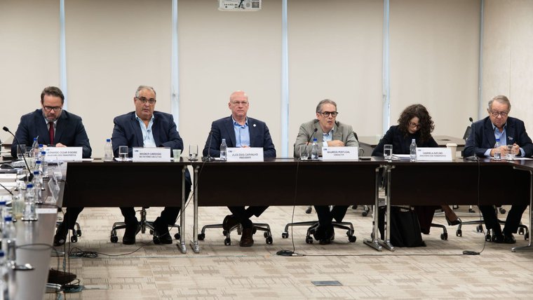 Conselho de Infraestrutura da CNI alerta que burocracia para executar obras impede o Brasil de crescer