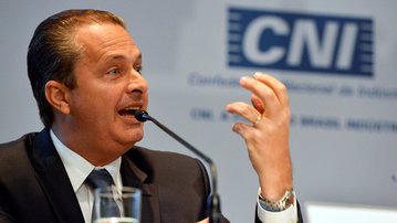 Eduardo Campos diz que, se eleito, apresentará proposta de reforma tributária na primeira semana de governo