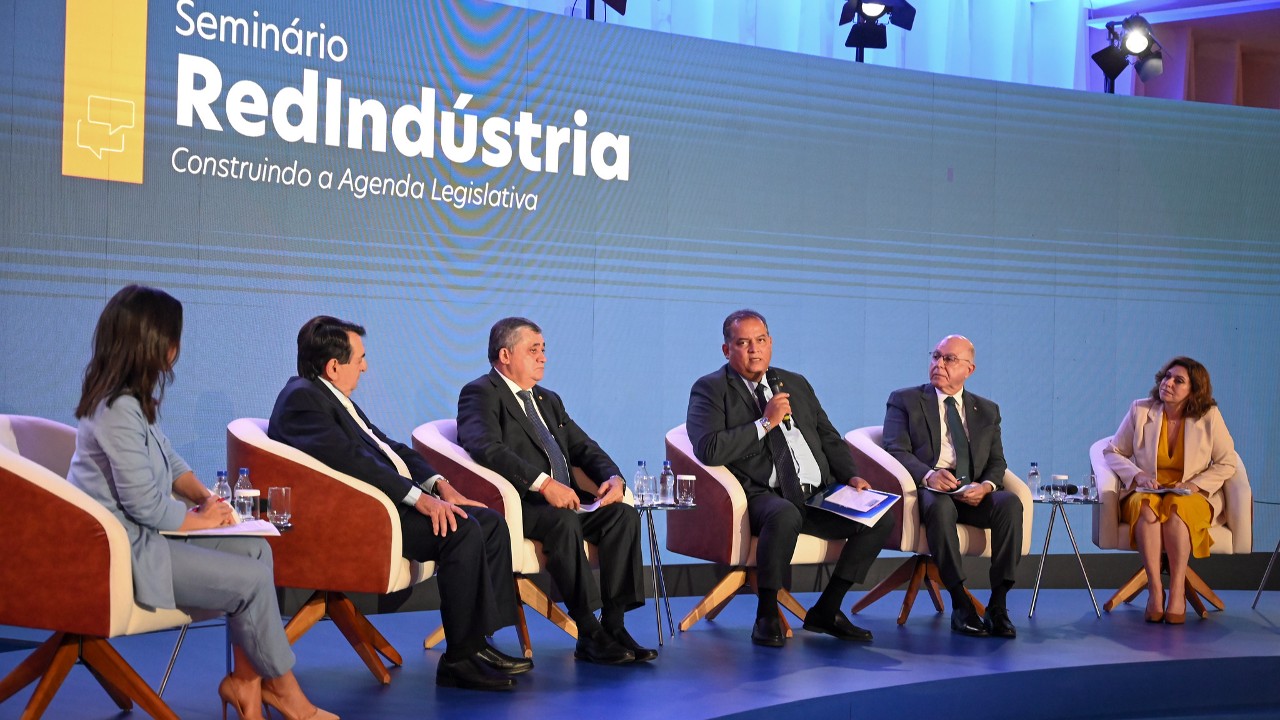 Imagem de destaque da notícia: Reforma Tributária é importante para retomar o crescimento, diz vice-presidente da CNI