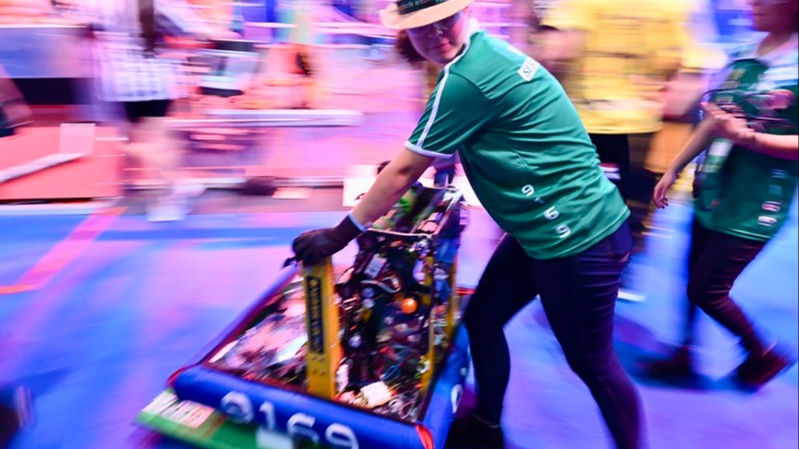 Esperança, resistência e engenharia: crônica de um festival de robótica