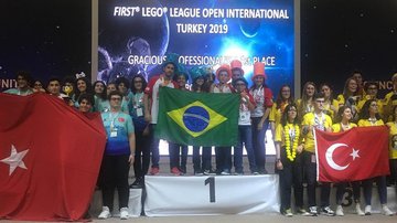 Alunos do SESI de São Paulo são premiados em torneio de robótica na Turquia