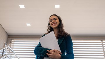 IEL oferta mais de 1 mil vagas de estágio com bolsas de até R$ 2,7 mil