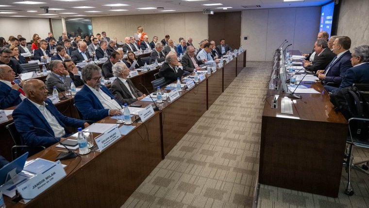 A 3 dias de entrar em vigor, tarifa de 50% sobre produtos brasileiros é tema de debate na CNI