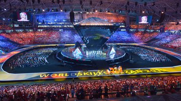 Espetáculo de luzes com alta tecnologia marca abertura da olimpíada de profissões técnicas na Rússia