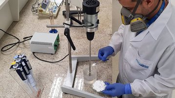 Instituto SENAI de Inovação cria nova fórmula de álcool em gel a partir de mandioca