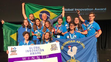 Estudantes brasileiros ganham prêmio mundial de inovação com projeto para mulheres