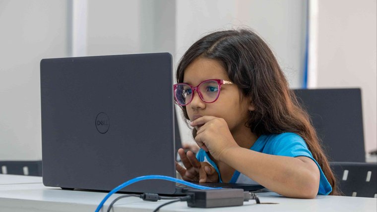 Escolas do SESI Goiás recebem reconhecimento da Microsoft por inovação