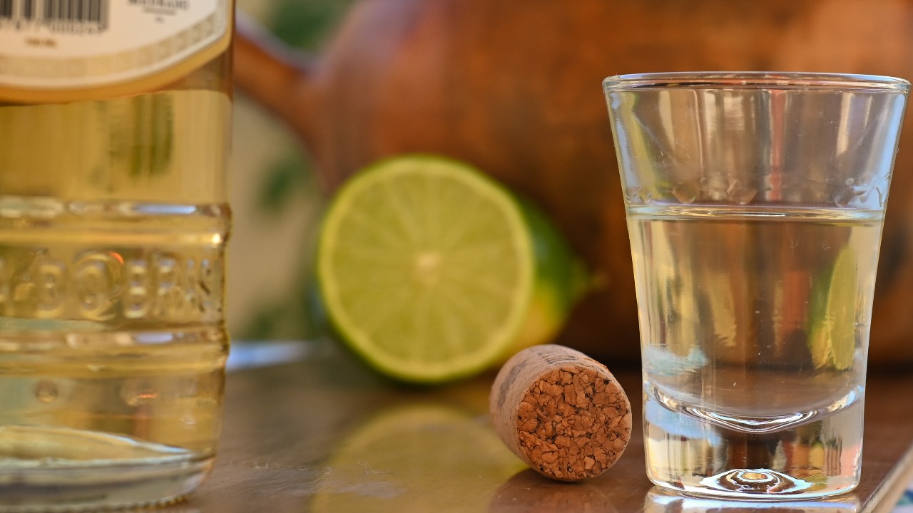 Dia da Cachaça: o que a cor diz sobre a bebida?