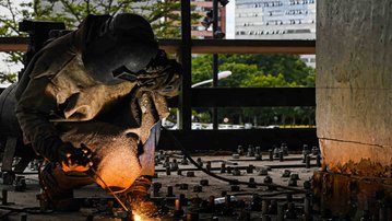 Perspectivas da indústria da construção para os próximos seis meses melhoram, indica CNI