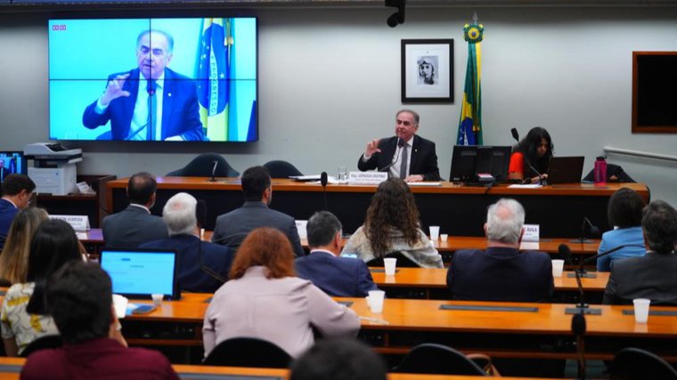 CNI defende na Câmara novo marco regulatório para portos secos