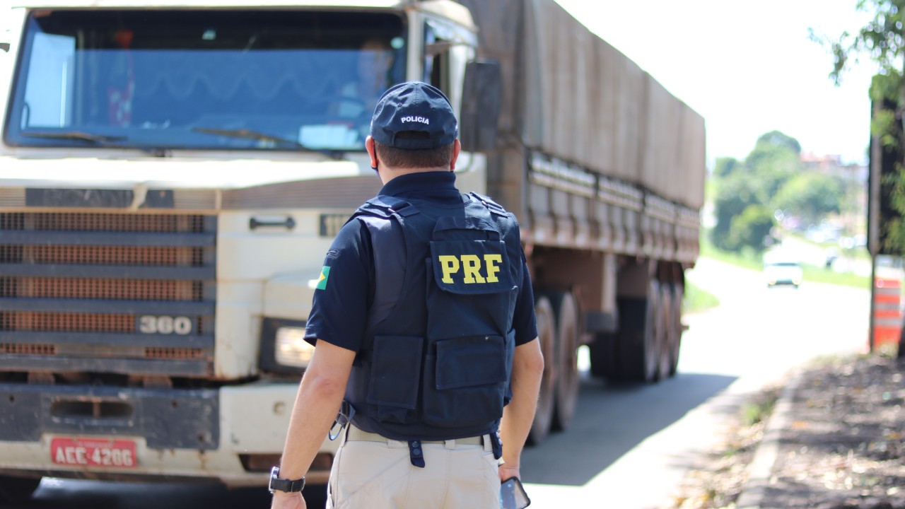 VÍDEO: 6 dicas para evitar acidentes com caminhões nas estradas