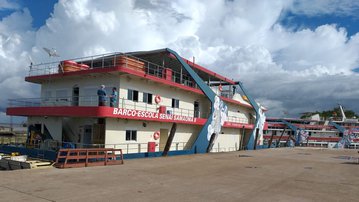 SENAI certifica profissionais que estudaram no barco-escola Samaúma II, em Macapá