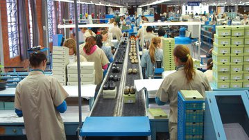 Indicadores de produção e emprego mostram recuperação da atividade industrial, informa CNI