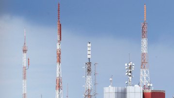 Banda larga e 5G dependem de simplificação do licenciamento para antenas