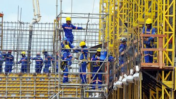 Indústria da Construção teve nova queda em maio, mas menos intensa e mais restrita, diz CNI