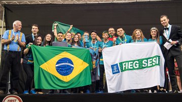 Brasileiros conquistam 2º lugar em torneio de robótica na Europa