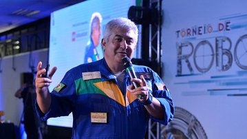 Ex-aluno do SESI e do SENAI, astronauta Marcos Pontes faz palestra no Torneio de Robótica