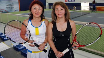 Irmãs tenistas paranaenses participam dos Jogos do SESI representando empresas diferentes