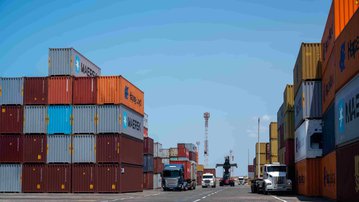 Imagem de destaque da notícia: Cabotagem de contêineres pode reduzir até 8,2% as emissões do setor, aponta CNI