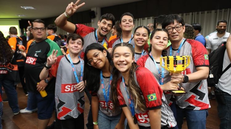 Carnaval robotiquer: estudantes de SC garantem vagas no torneio nacional de  robótica - Agência de Notícias da Indústria